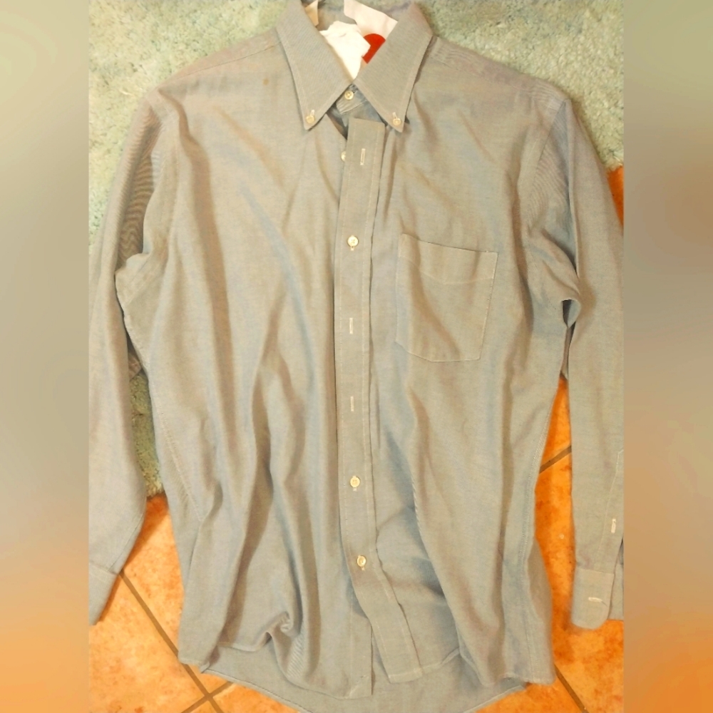 Royal knight long-sleeved sleeved button up collared shirt